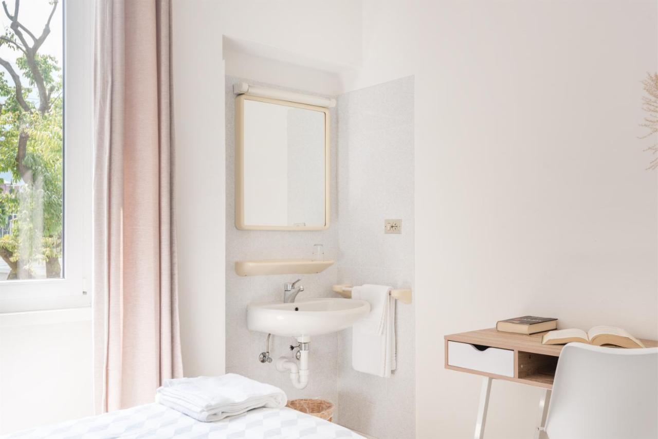 Al Lago Camping & Rooms Riva del Garda Extérieur photo