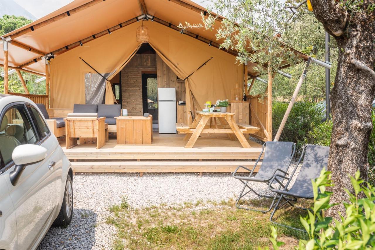 Al Lago Camping & Rooms Riva del Garda Extérieur photo