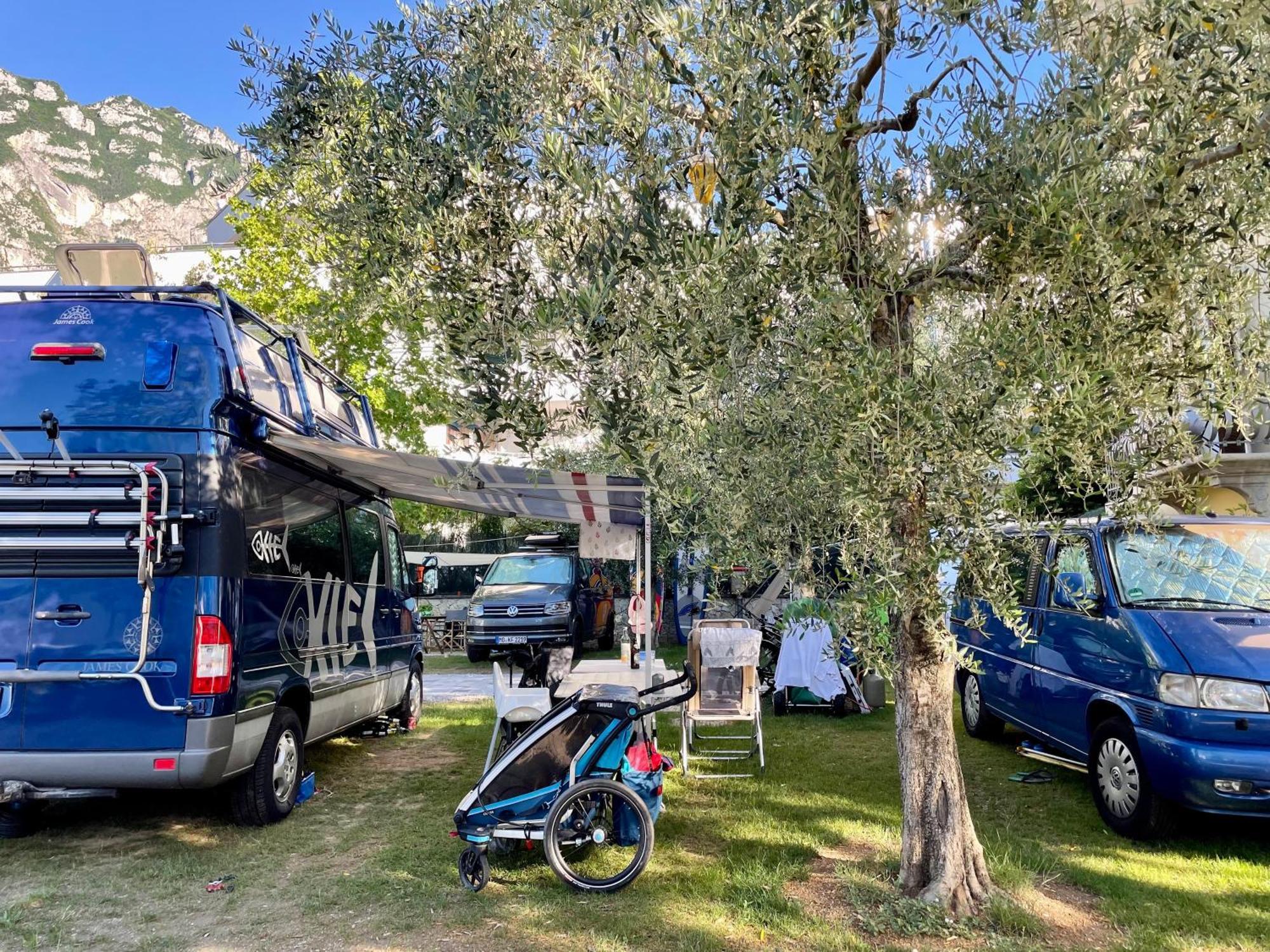 Al Lago Camping & Rooms Riva del Garda Extérieur photo