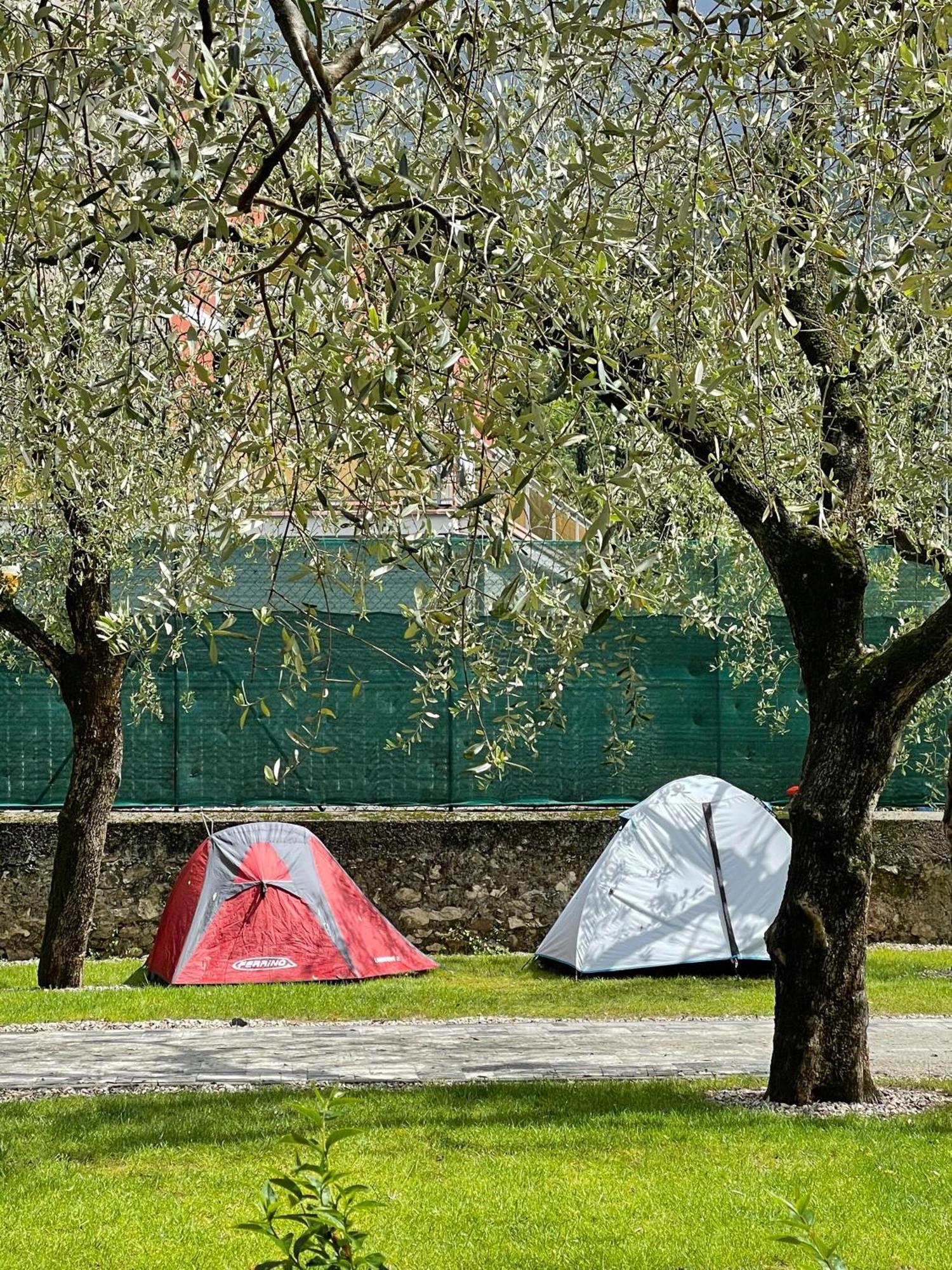 Al Lago Camping & Rooms Riva del Garda Extérieur photo
